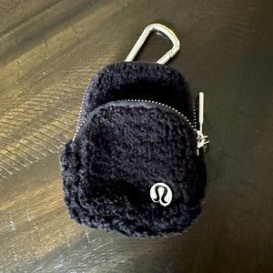 EUC Lululemon nano fleece backpack black
